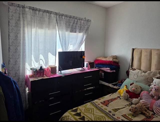 2 BEDROOM APARTMENT FOR SALE IN KEMPTON PARK CENTRAL